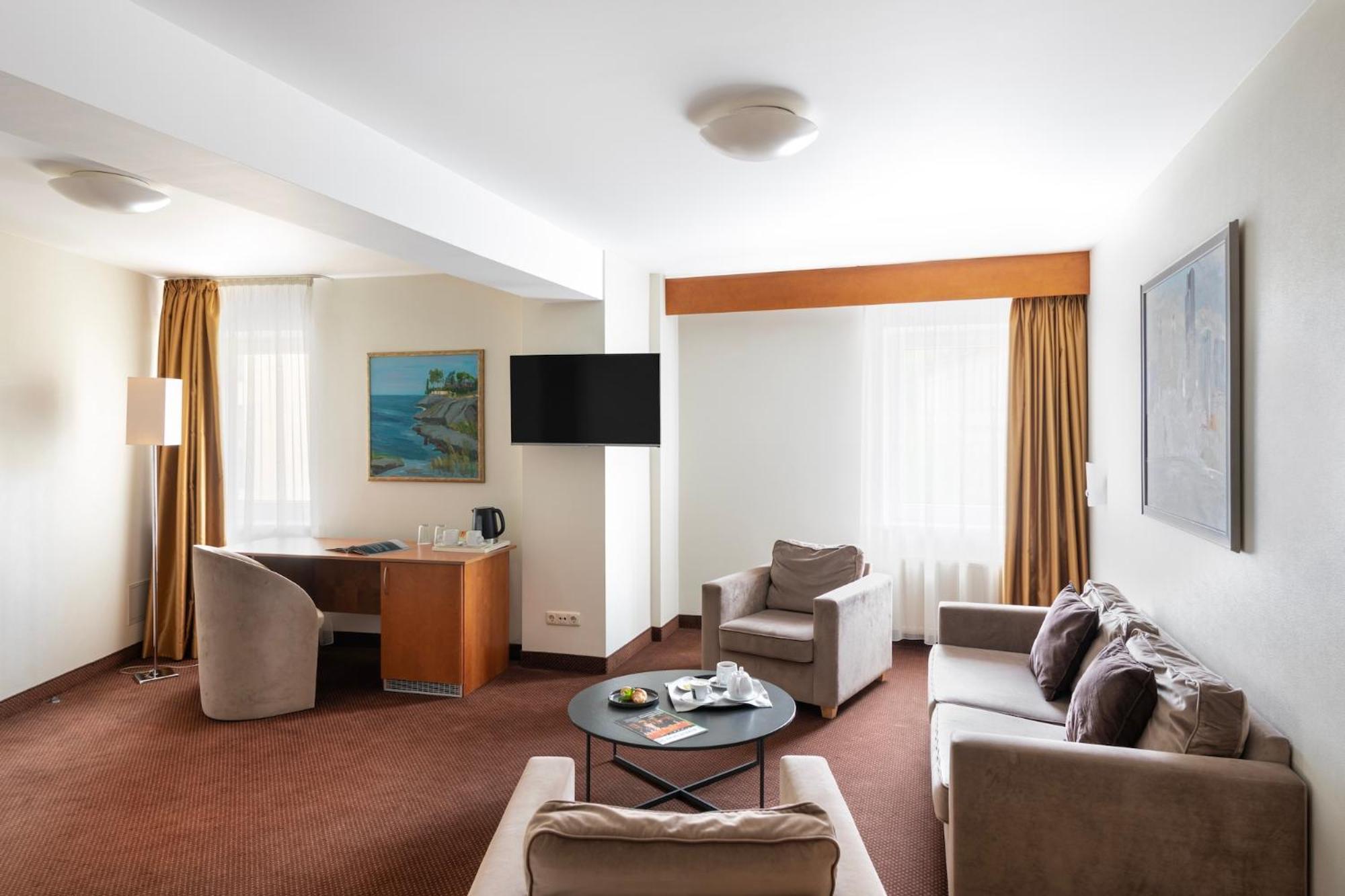 Art Hotel 3*